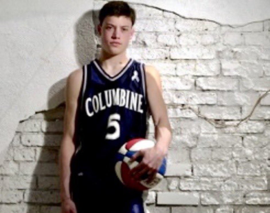 MorbidKnowledge's tweet photo. Greg Barnes, a student at Columbine High School managed to escape the 1999 tragedy, but his close friend Matthew Kechter sadly didn't. Over a year later, Barnes was found d*ad by his father, having hanged himself in their garage at while listening to Blink-182's "Adam's Song". https://t.co/yIwvsz0fZO