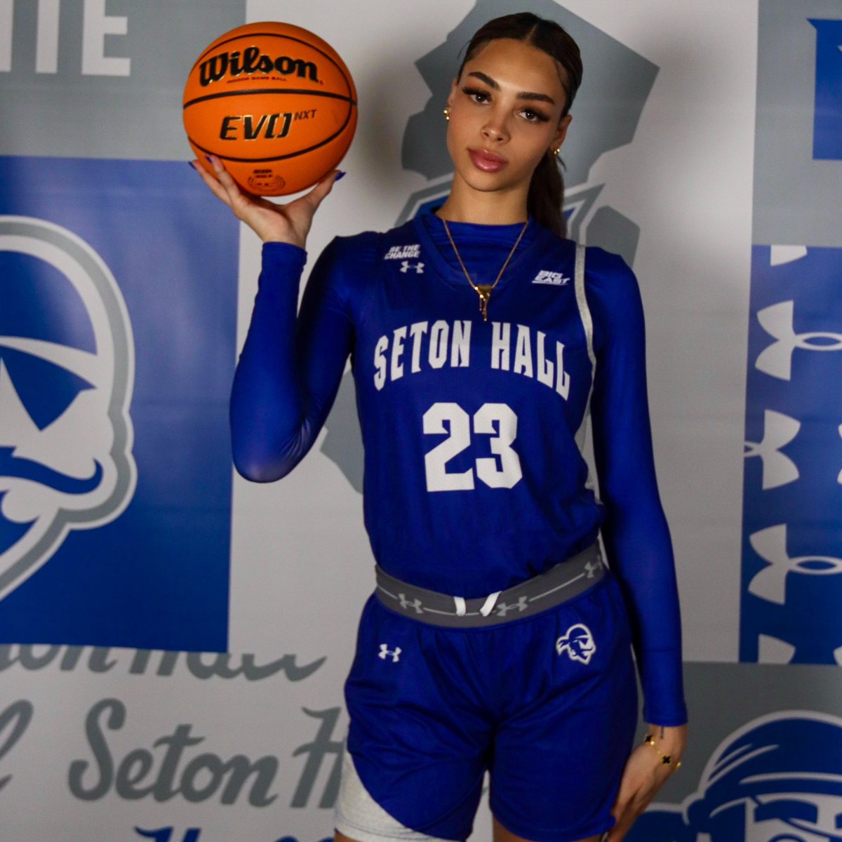 I talk hoops 🏀 tweet media