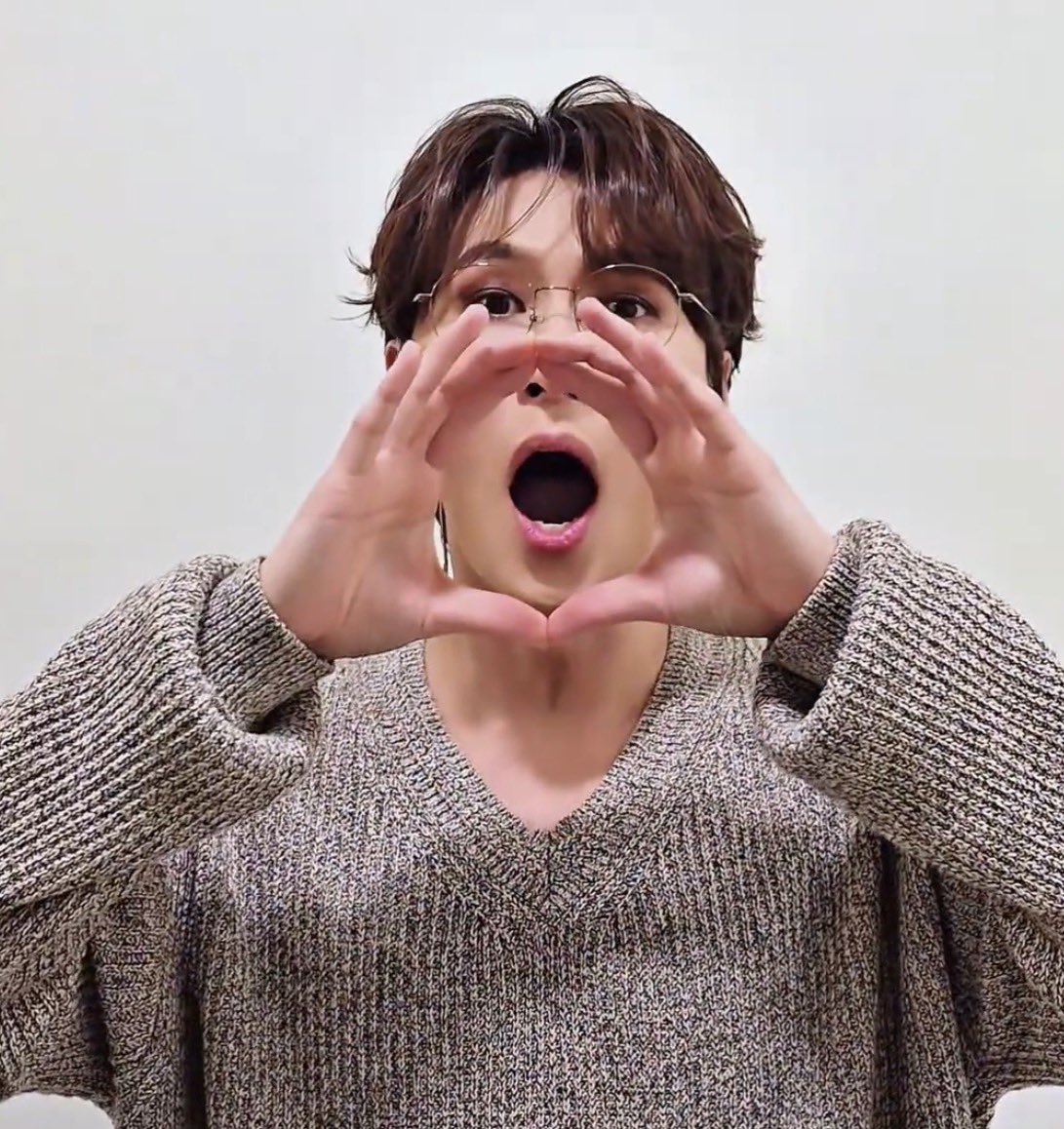 콩 ~ tweet media