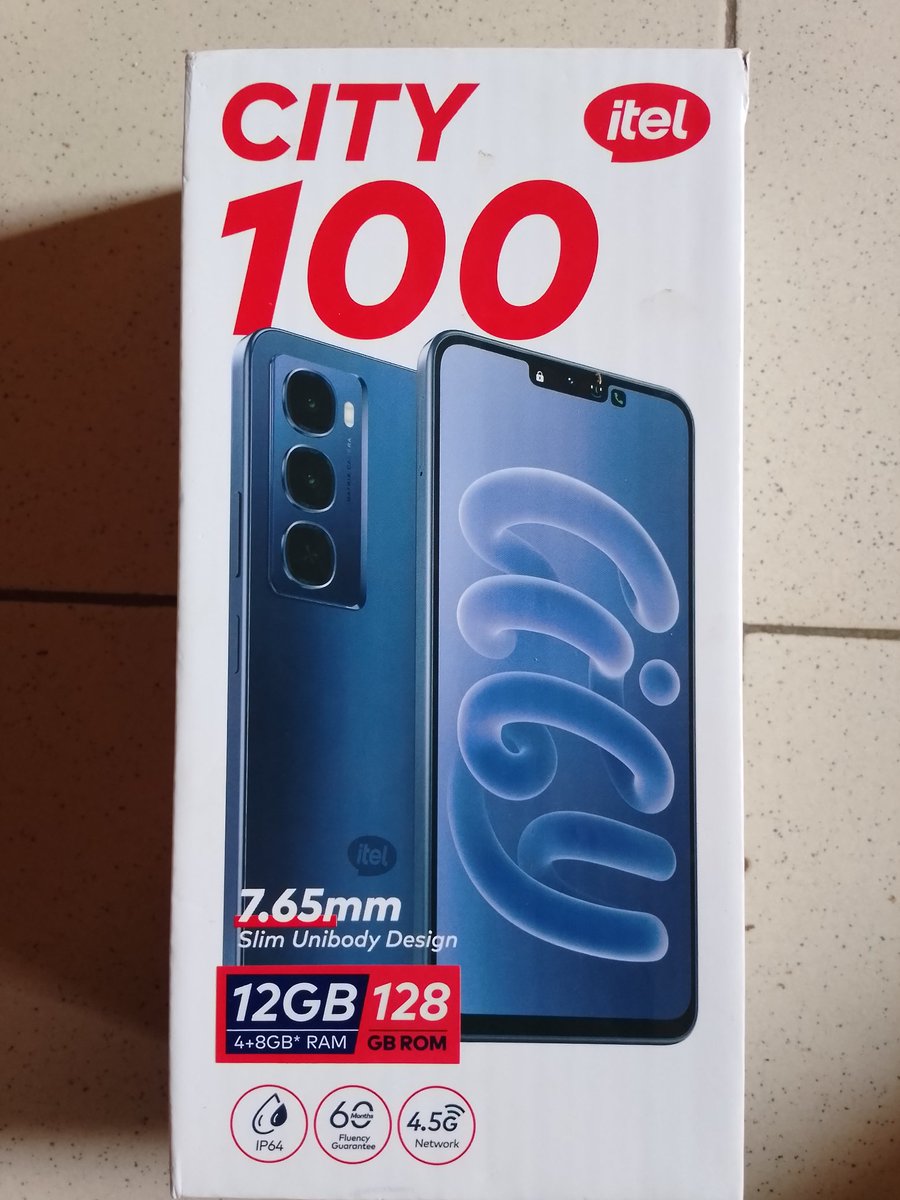 Lordmikky4's tweet photo. I bought this phone yesterday because of the storage, to be honest with you guys @itelNigeria should just focus on power banks, because this phone dey hang like mad 😭
#phone #viral https://t.co/KIpW36uAbD