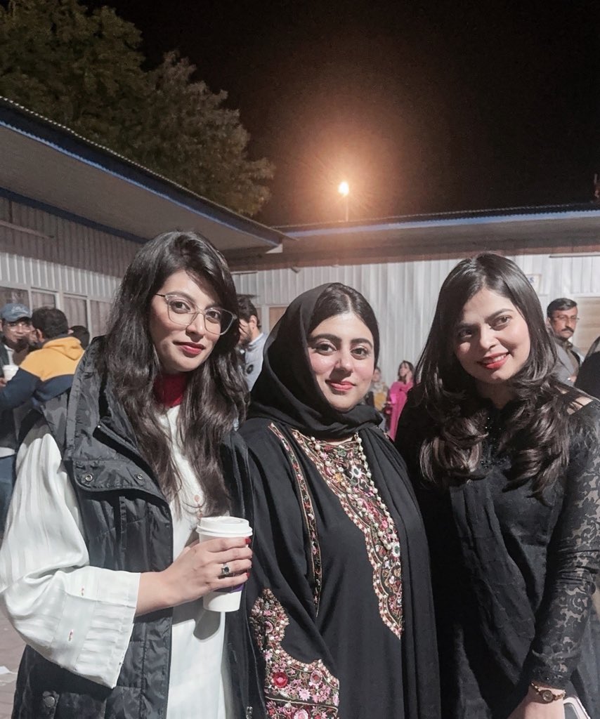 آج اسلام آباد میں افسوس ناک واقعہ پیش آیا عورت مارچ کے شرکا کو گرفتار کرتے ہویے پی ایف یو جے کی رہنما صحافی فرحت فاطمہ اور نیشنل پریس کلب میں میرے مدمقابل صحافی سحرش قریشی جوائنٹ سیکریٹری پریس کلب کو بھی گرفتار کرلیا۔ حکومت اور پولیس کا رویہ بہت افسوناک ہے۔ ہم ڈیموکریٹس اسکی شدید