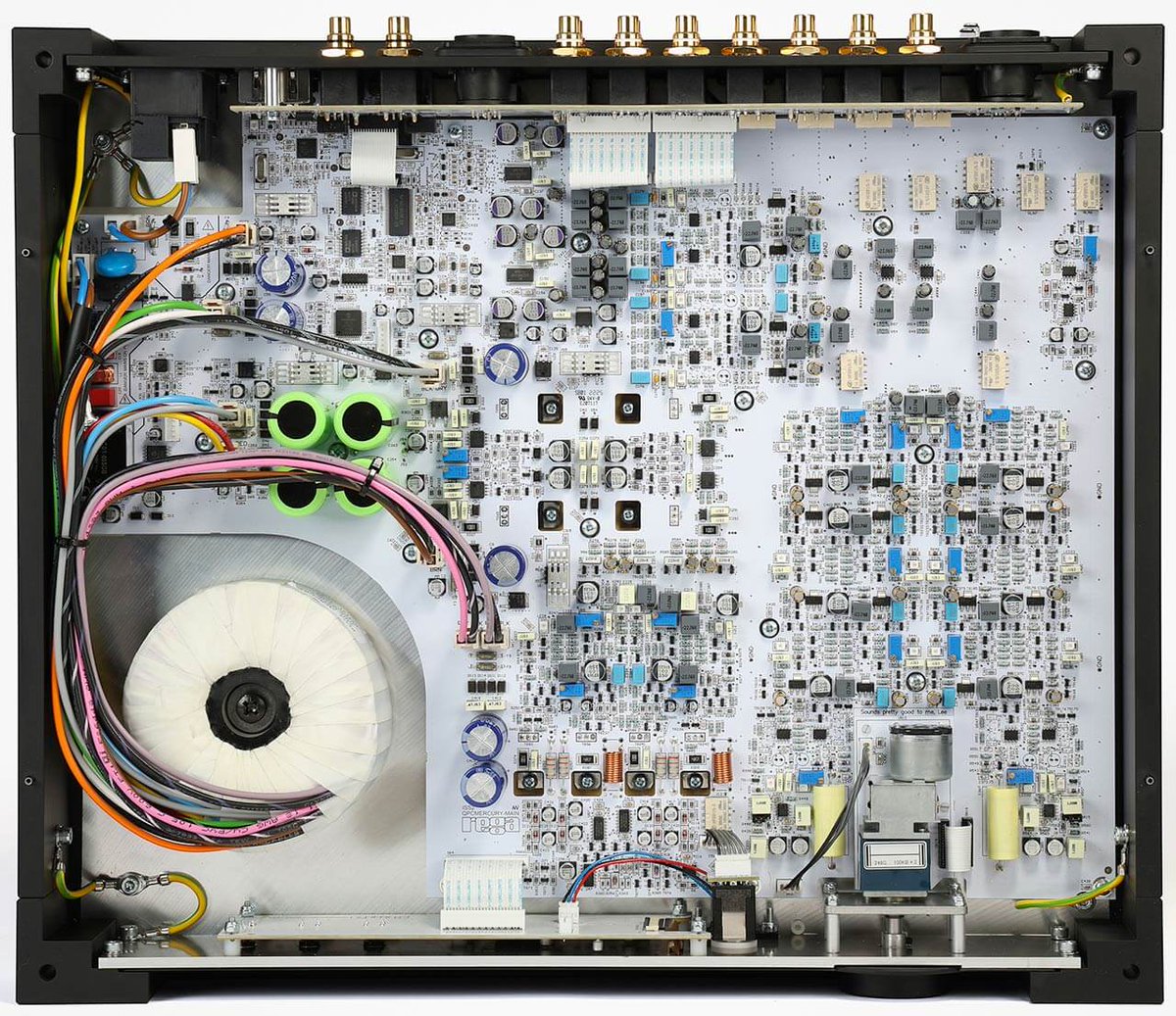fairaudio_de's tweet photo. TEST Ob bei der Entwicklung von Regas Flaggschiff-Verstärkerkombi Robbie Williams‘ Smash-Hit in Dauerschleife... https://t.co/gIHak24hKD
#hifitest #hifi #test #fairaudio #highend #stereo #verstärker #endstufe #vorstufe #vorendkombi #RegaMercury #RegaSolis #Rega #TADAudiovertrieb https://t.co/rmWolscXC5