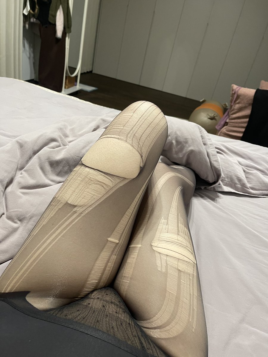 声音很好听身材很曼妙的拥有动漫版色情大奶的爆乳禁欲系魅魔楚宝（网上冲浪🏄版） tweet media