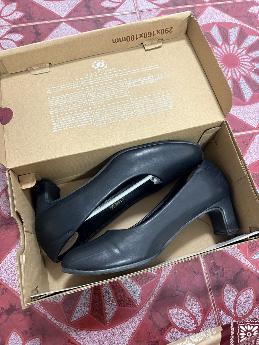 9thjancnp's tweet photo. ส่งต่อรองเท้ารับปริญญาค่ะ🌟
Bata ไซส์ 39 สูง 2 นิ้ว (เท้ายาว 25.5) ติดกันกัดพร้อม ส่งต่อ 420 รวมส่งค่า💌 ทักมาขอดูรูปเพิ่มเติมได้ค่ะ ใส่ 2 ครั้งถ้วน #ส่งต่อรองเท้ามือสอง #ส่งต่อรองเท้ารับปริญญา #ส่งต่อรองเท้า #รับปริญญา https://t.co/u83WSCbIvD