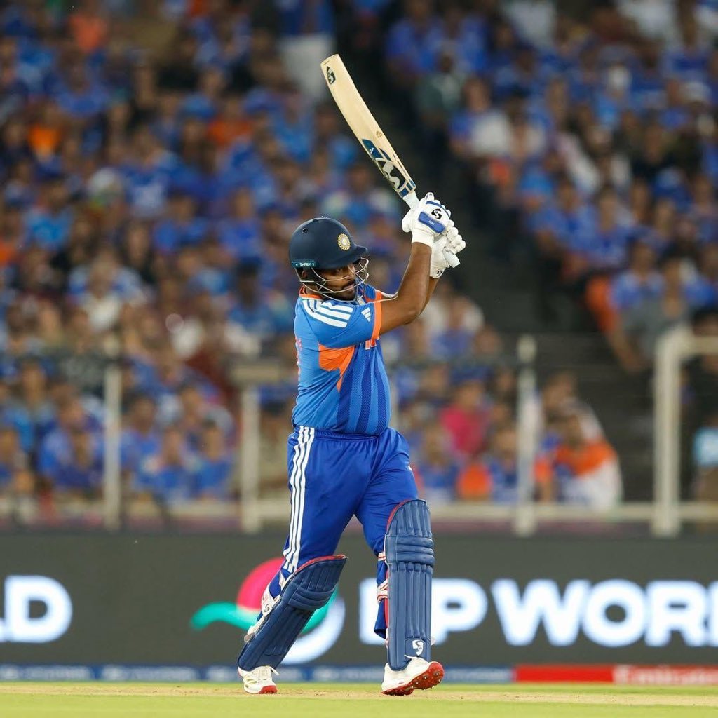 Third straight fifty for <a href="/IamSanjuSamson/">Sanju Samson</a>. Leading the innings beautifully in the final 👏
Setting things up well for India from here.