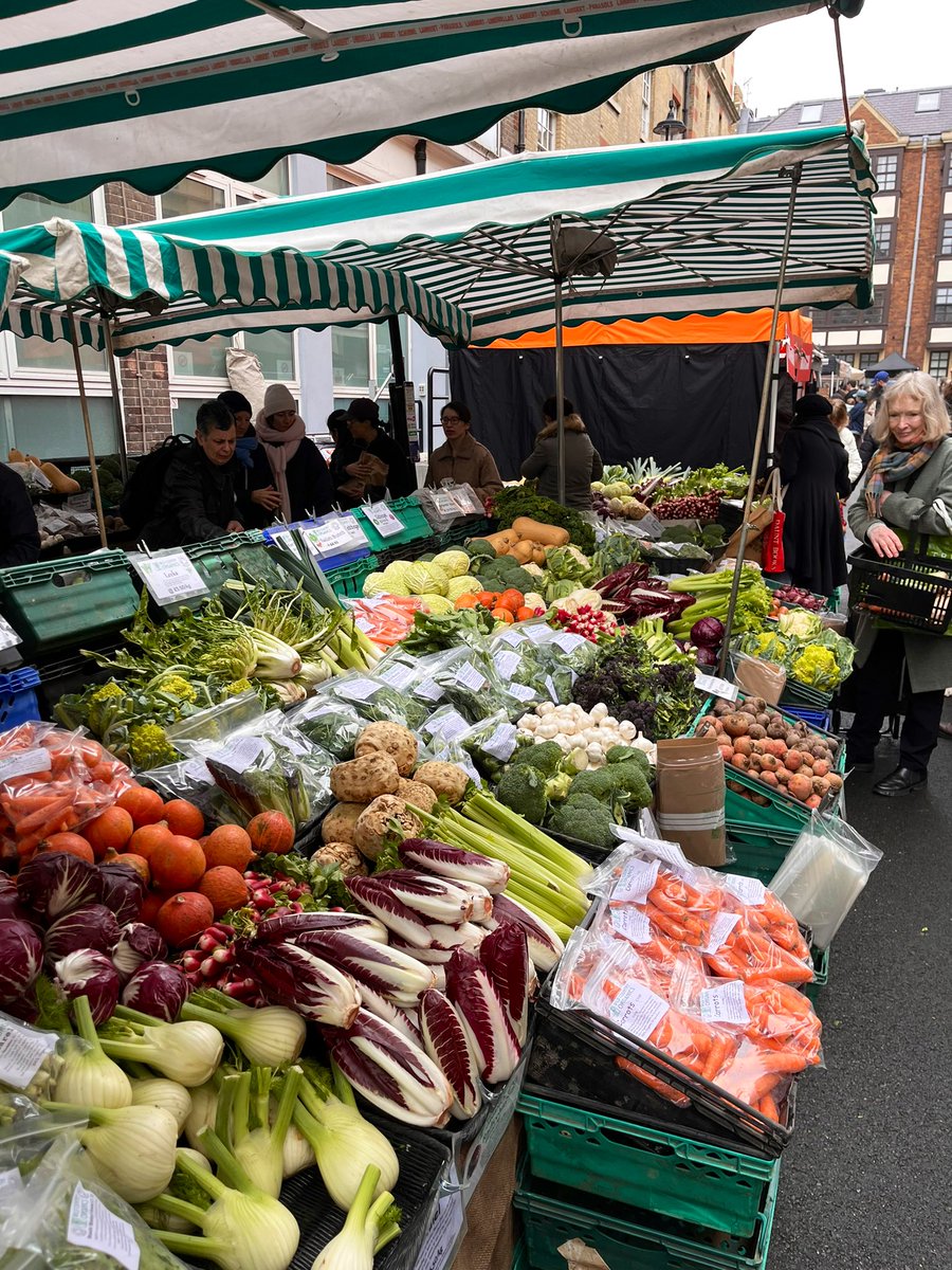 Á. Maurer Göetsch tweet media