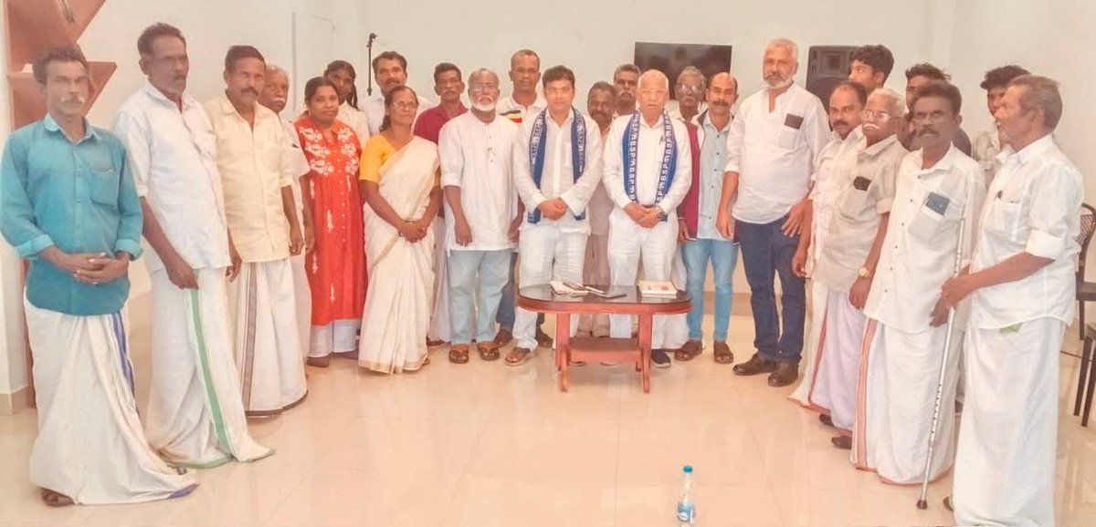 केरल के इडिकी जिले में पुराने साथियों के साथ बैठक।

मा॰ बहन जी जिंदाबाद 
मा॰ आनंद कुमार जी जिंदाबाद 
मा॰आकाश आनंद जी जिंदाबाद 
पाँचवी बार बसपा सरकार 
जय भीम जय भारत जय कांशीराम जय भगत सिंह जय बसपा।