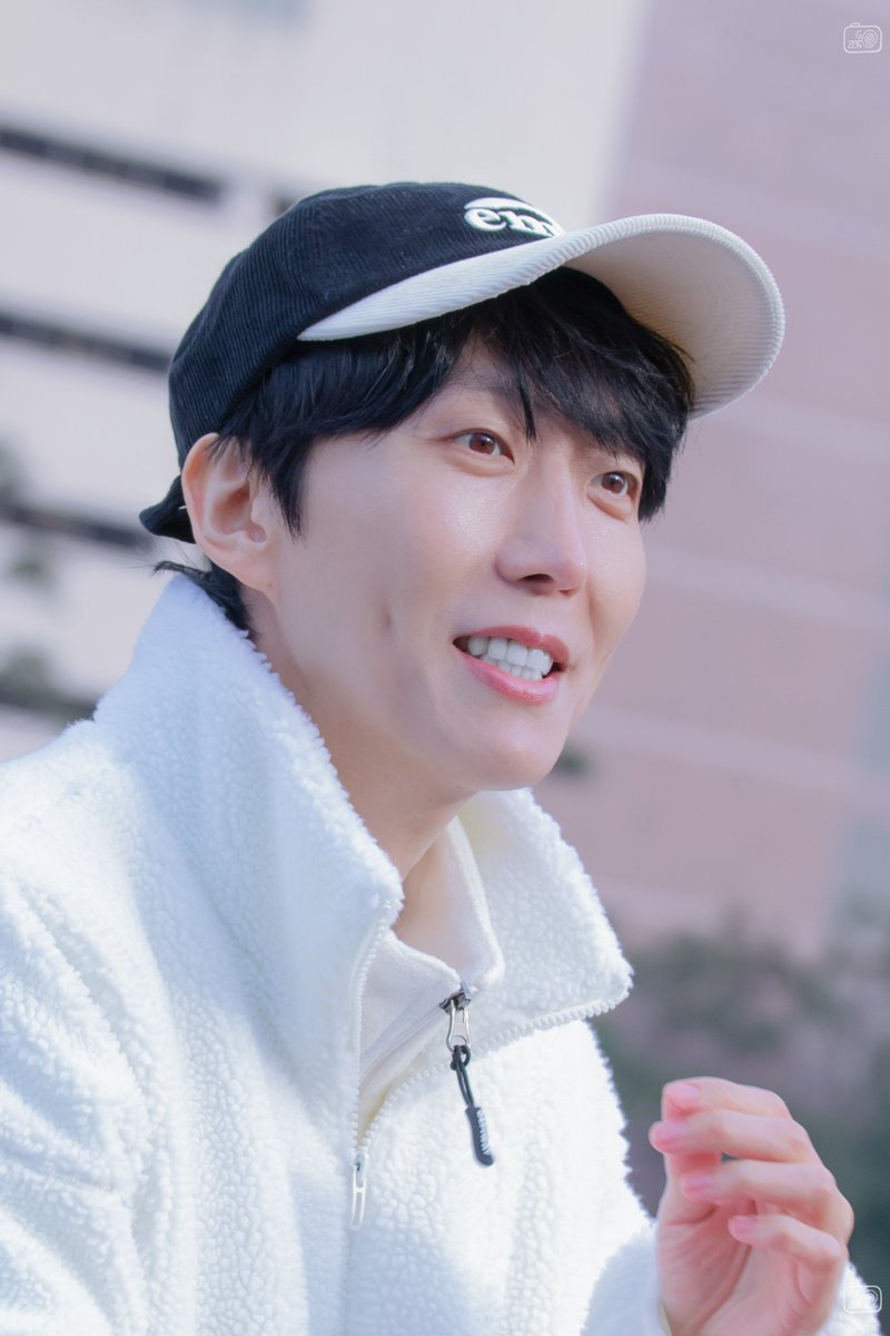 26.03.08☀️
용인 어쩌면 해피엔딩 퇴근길

김재범배우님

(っ◜︎ヮ◝︎c)