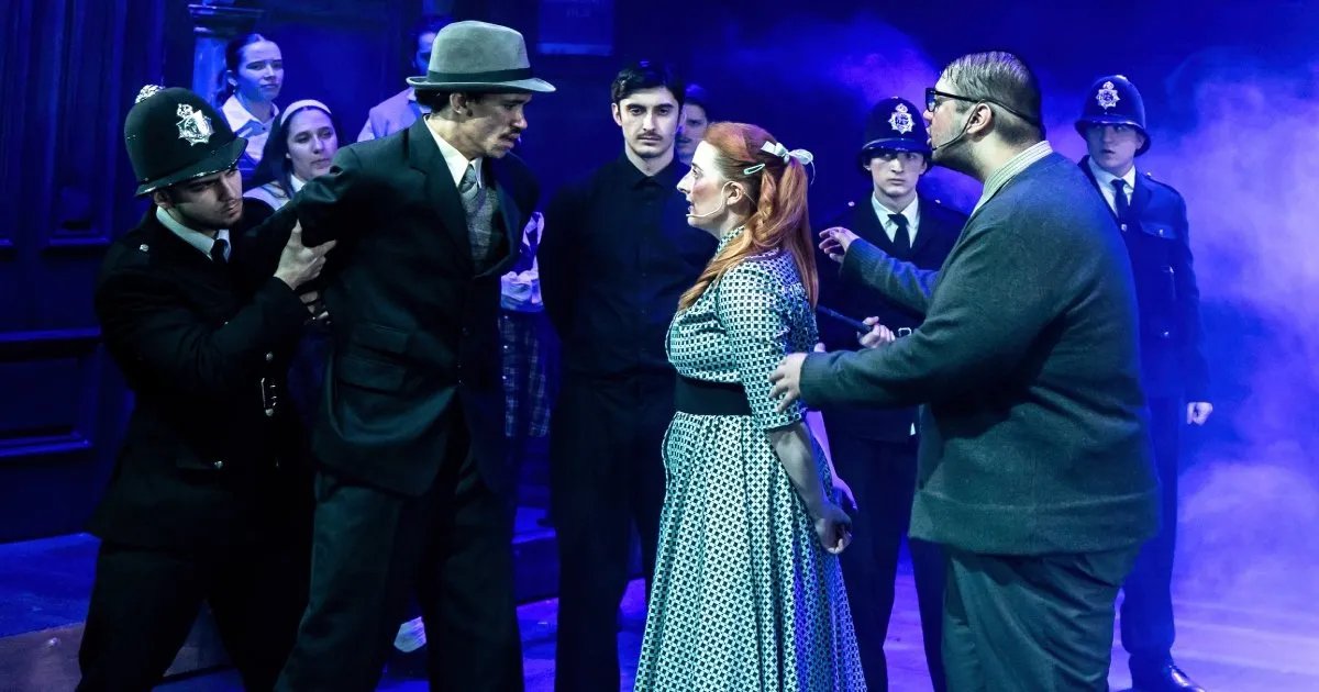 @LondonTheatre1 🦄 tweet media