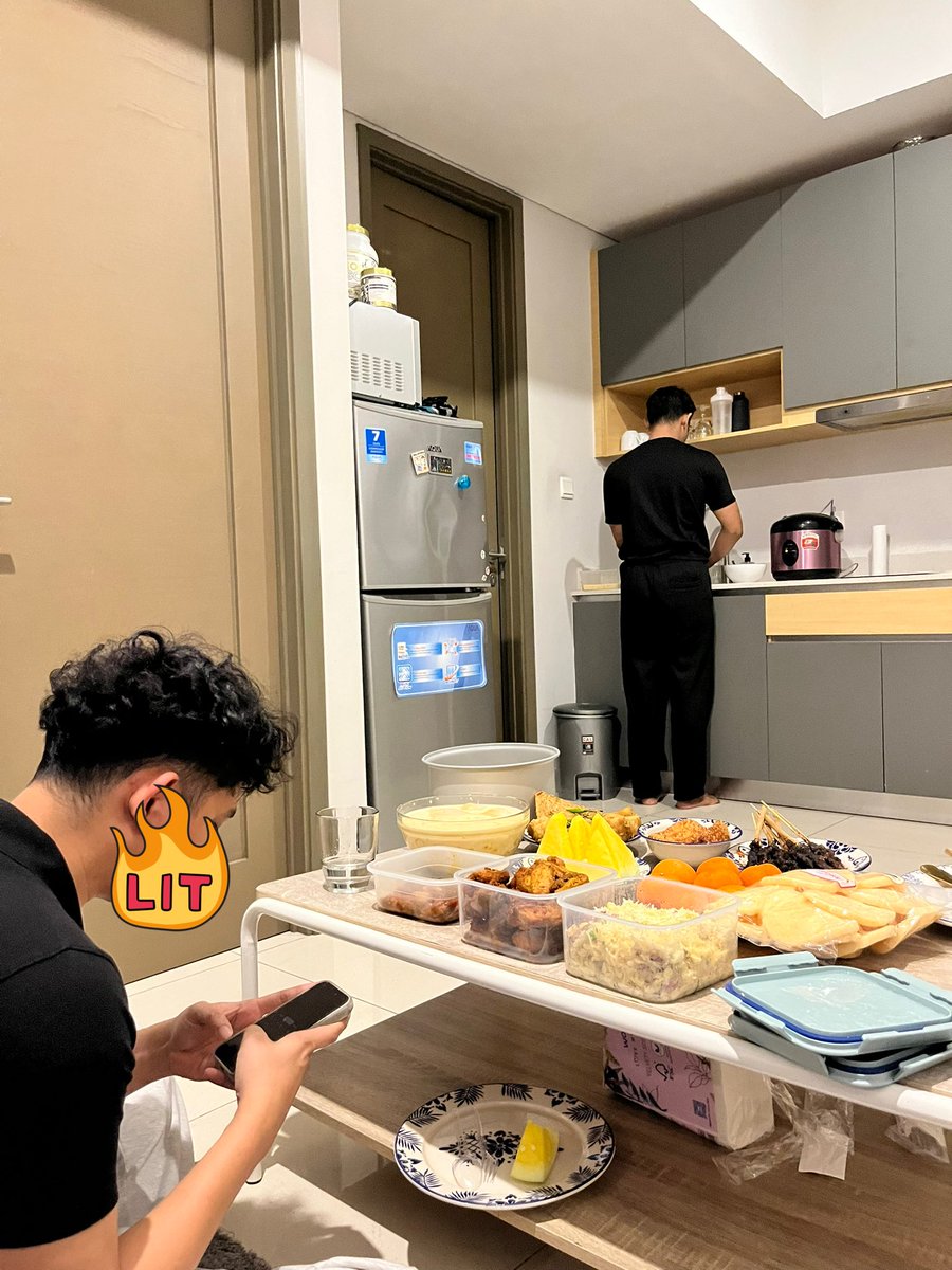 Just Han tweet media