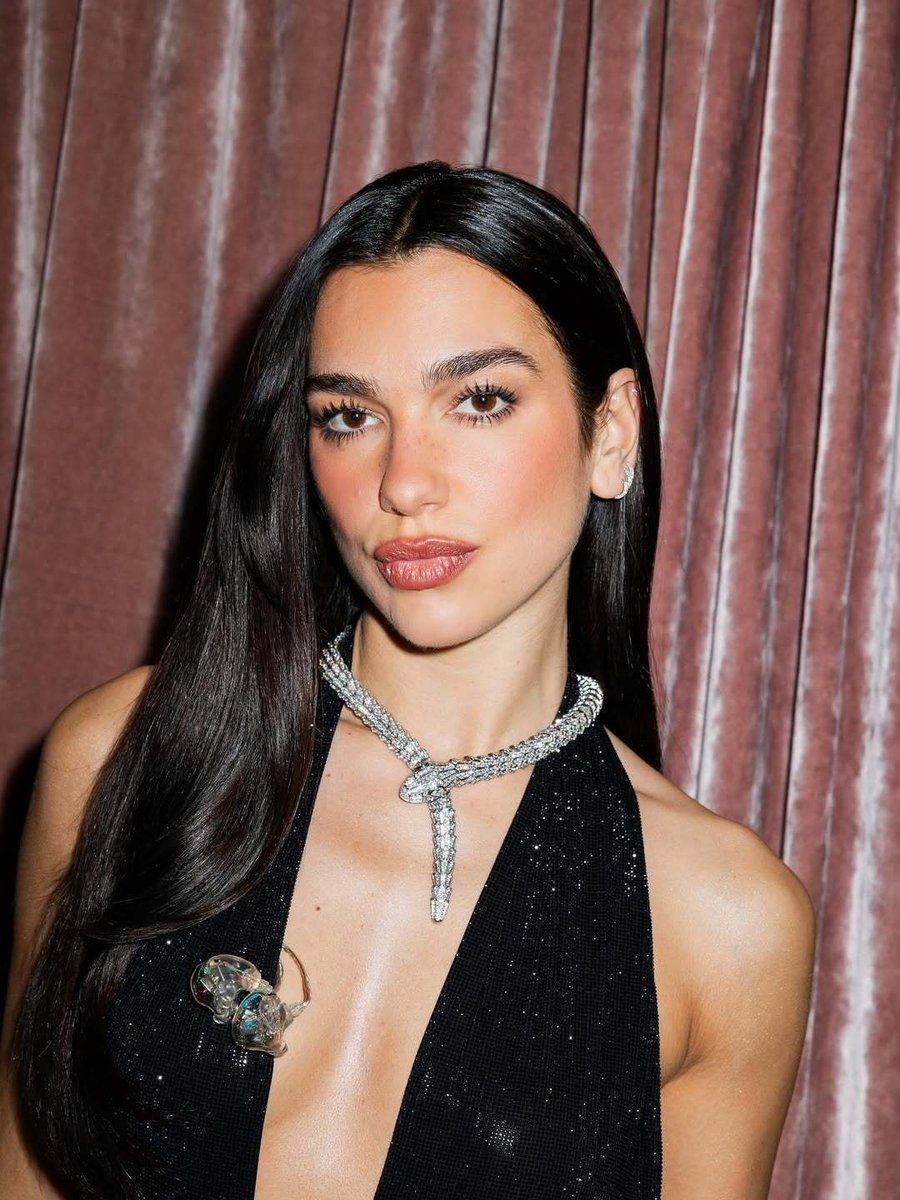 hollywoodsirens's tweet photo. Dua Lipa https://t.co/cx4kBo30Ff