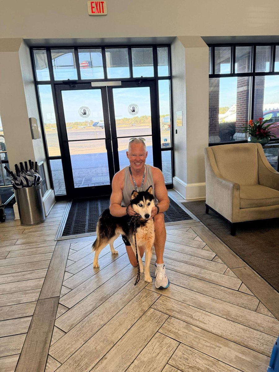 Pilots N Paws tweet media