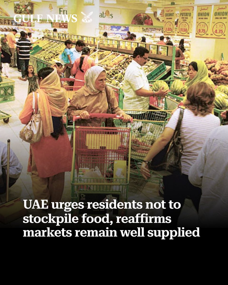 UAE Economy Minister inspecting fresh produce, ensuring consistent market supply and UAE food security.