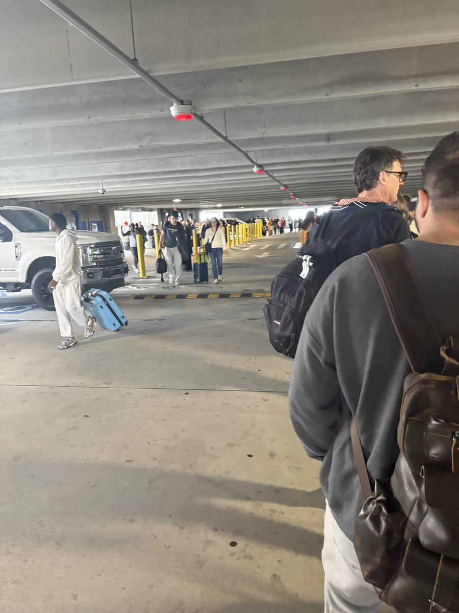 mgStorageTheory's tweet photo. At #MSY airport in New Orleans and the TSA security line is backed up to a parking garage. How is this possible?! It will take close to an hour or longer to get thru security https://t.co/ML3DokYk9g
