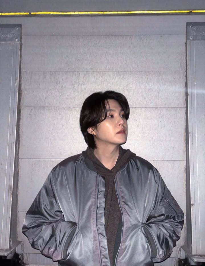 LetiDream's tweet photo. Feliz cumpleaños a la persona que con su música inspira a la escritora que vive en mí. Nunca sabrás todas las formas en las que me has salvado y has sido mi refugio. #SUGA #HappySUGADay #HappyBirthdayYoongi #BTS https://t.co/UxV9hBhVBm