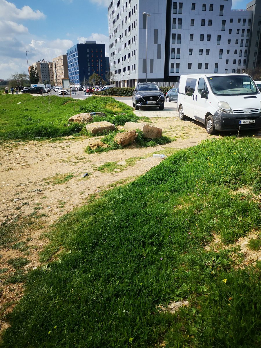 Gorso11's tweet photo. @Ayto_Sevilla @PSOEAlesto @OtraSevillaEste @DtoEsteAlcTorre @eveliarincon @floresberenguer, como tenéis abandonada ¡La Laguna del sapo!
Con los medios que tenéis aquí mismo para protegerla, solo dais promesas en precampaña.... QUE INTERÉS TENÉIS EN QUE DESAPARECEZCA. https://t.co/nOIXeCJXrp