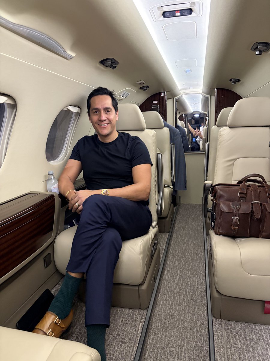 tricmiranda's tweet photo. @NetJets Thanks, @NetJets . You didn’t just fly me—you changed the game. #OnlyNetJets https://t.co/8UZXkV0LIT