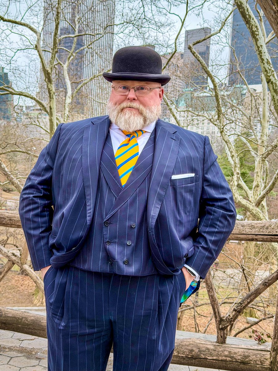 TheBigSartorial's tweet photo. Saturday… in the park… I was the only guy in a tie
#Newyork #newyorkfashion #suitup #sartorial #dapper #bespoke #suit #bigguys https://t.co/qFEcApyiJC