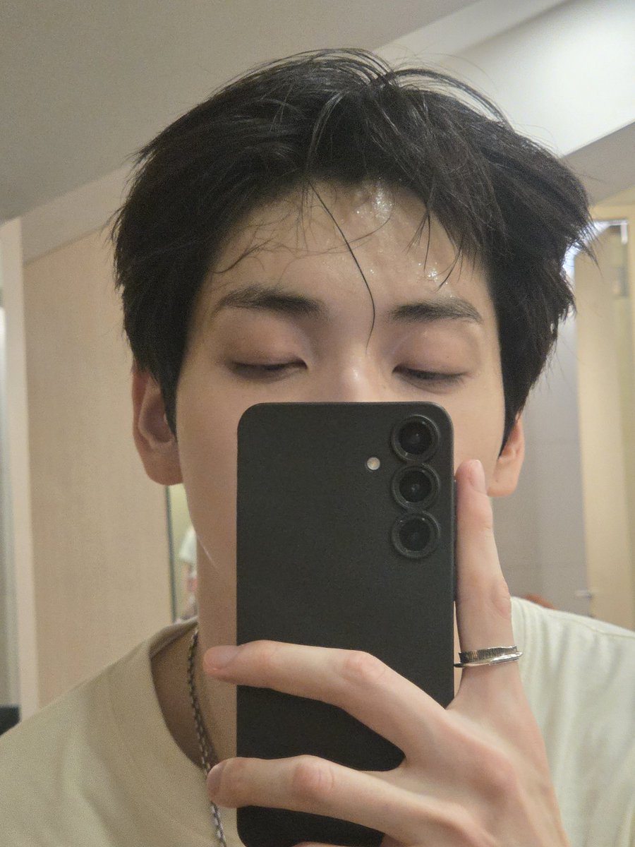 [260308] weverse dm 🐰💬 

🐰 i sweated so much