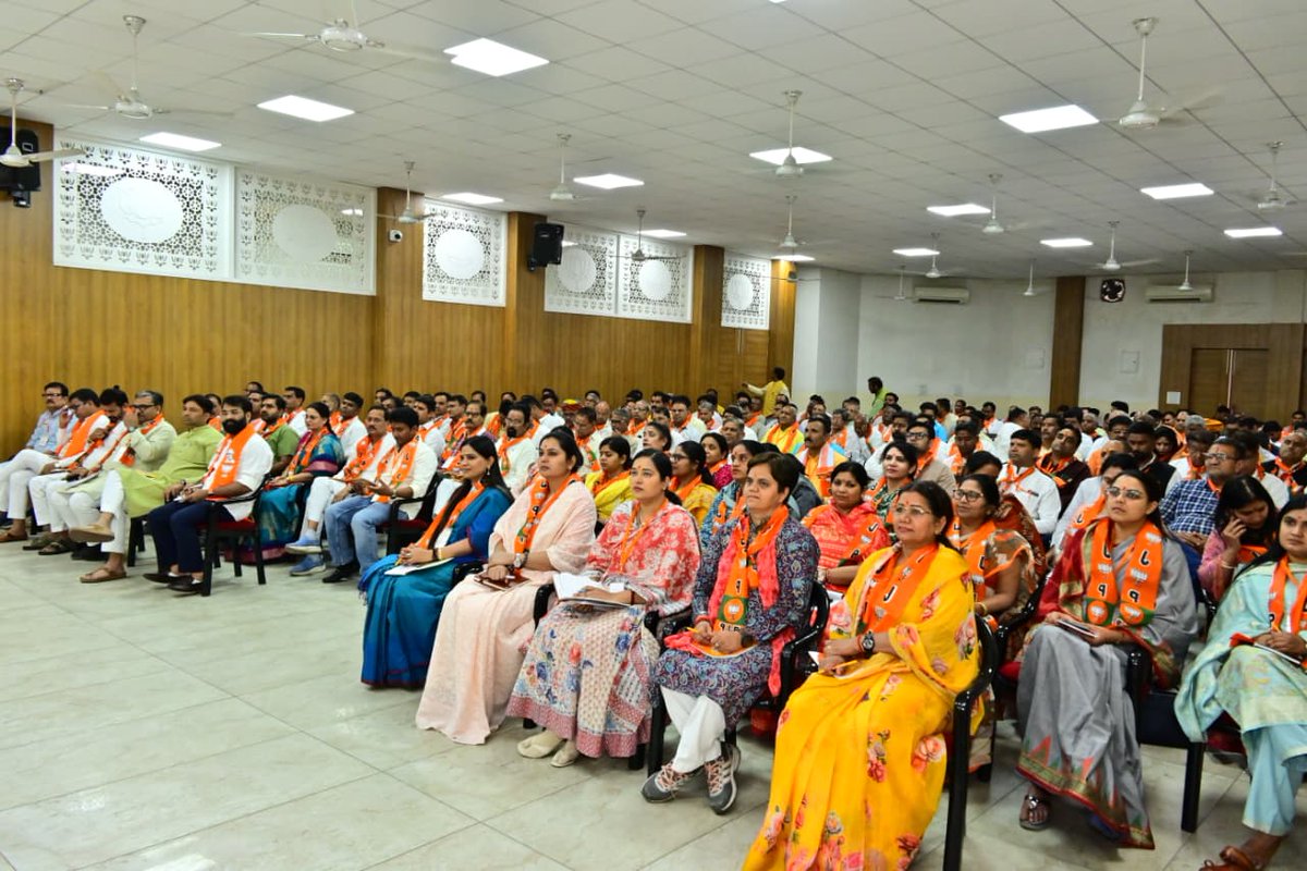 'पंडित दीनदयाल उपाध्याय प्रशिक्षण अभियान-2026' के तहत आज जयपुर स्थित भाजपा प्रदेश मुख्यालय में राजस्थान के प्रशिक्षकों के प्रशिक्षण हेतु आयोजित कार्यशाला को संबोधित किया।