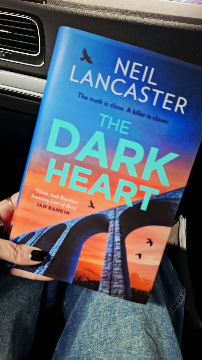 Author - Noelle Holten ✍ tweet media