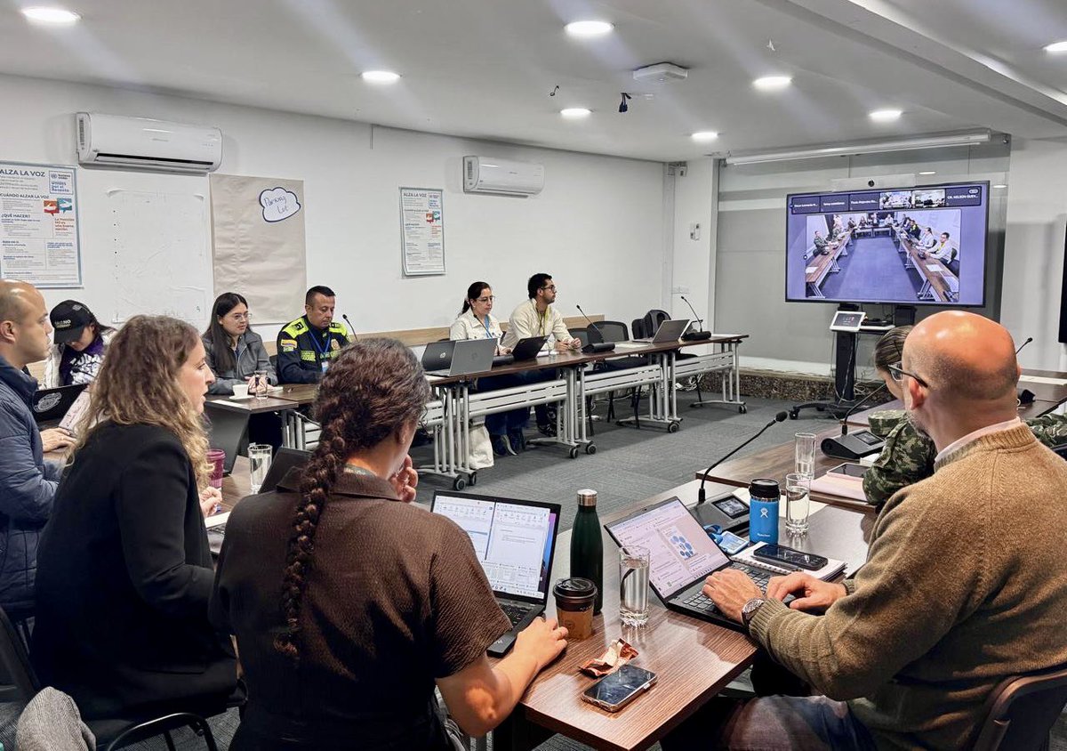 MisionONUCol's tweet image. Inició en #Bogotá sesión de #ITPS Electoral nacional junto con @ComunesCol, entidades 🇨🇴 y equipos regionales de @MisionONUCol, durante la cual monitoreamos la jornada de elecciones legislativas y consultas presidenciales, así como las medidas de protección para firmantes de paz.