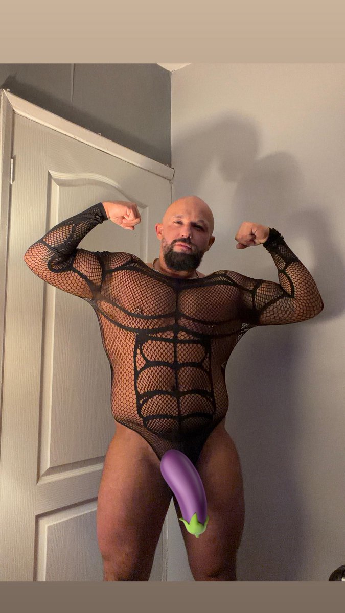 Musclebeardedbear tweet media