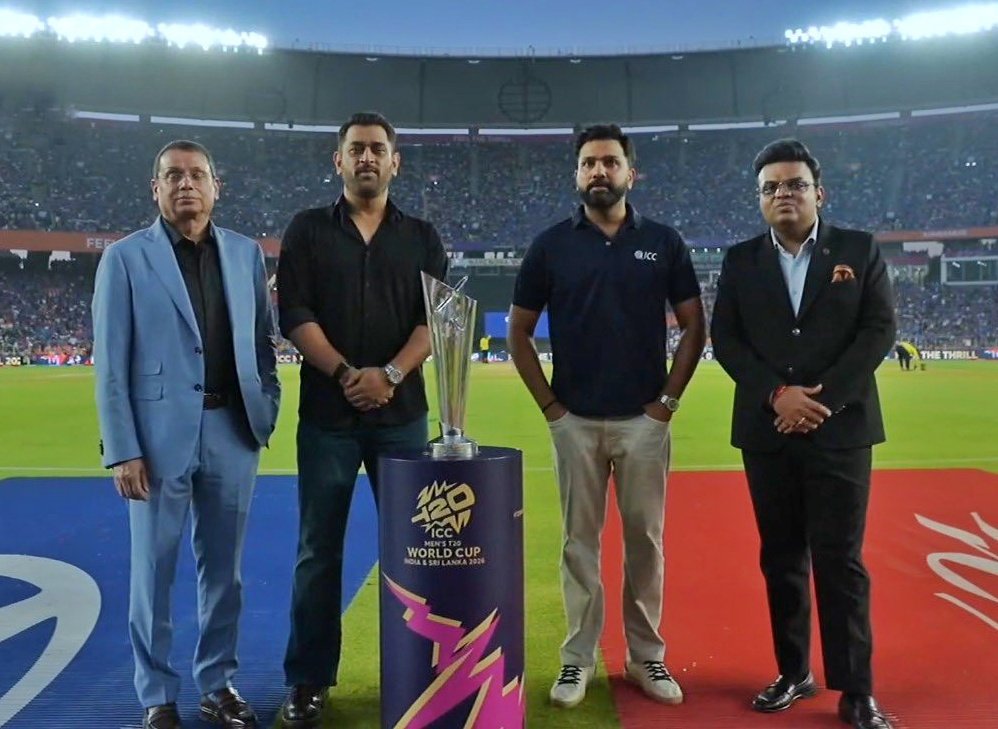ImRo45_Club's tweet photo. 🚨 Meet Jay Shah 

- Stood by Rohit as captain post WC 2023 heartbreak.

- Backed Ro-Ko all the way and gave them special honours.

- Made Rohit brand ambassador of T20WC.

- Invited MS Dhoni and made sure both Rohit & MSD got to hold the trophy right before the final started.

- Always respect senior players.

Son of a politician, but never did politics with players. 👏🫡