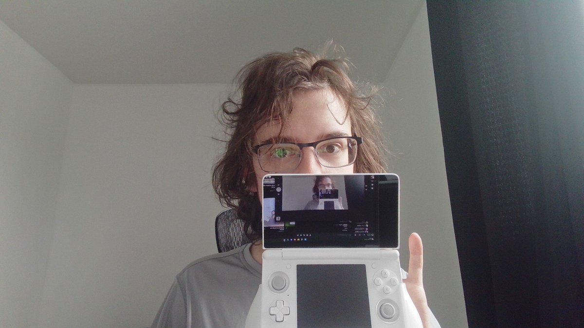 Len_Aero's tweet photo. I just woke up and my AYN Thor got delivered, let's gooooo https://t.co/8sByCX6Vjo