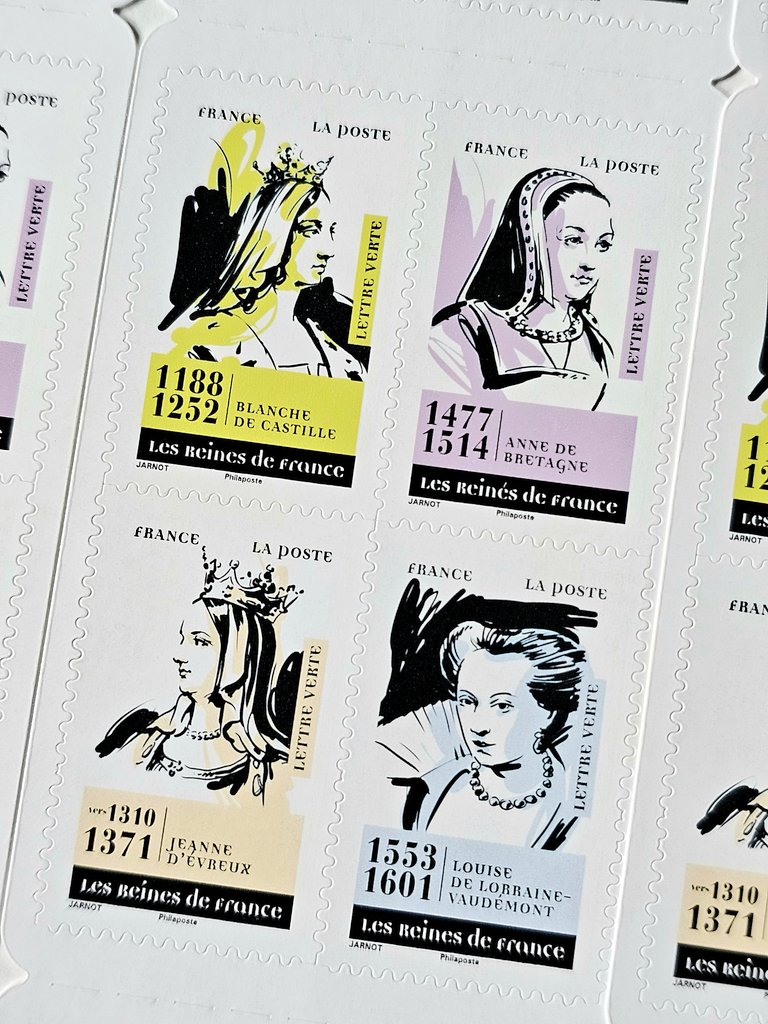 SGodeluck's tweet image. 12 timbres ... 12 Reines de France  👑
de l'ère capétienne à l'Ancien Régime.
À découvrir dès demain en vente générale dans les bureaux de poste.

@bernstephane @secretshistoire
@francetvculture @histoiretv
@HistoireMag  @HistoiredeFran7
#histoire #femmes #culture