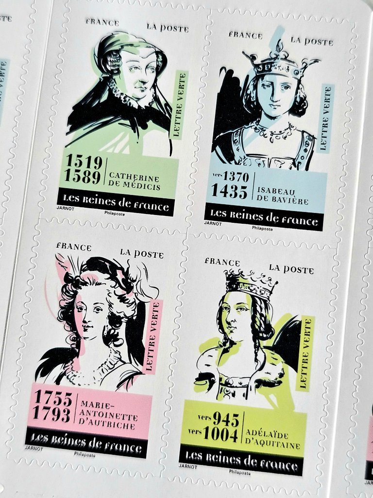 SGodeluck's tweet image. 12 timbres ... 12 Reines de France  👑
de l'ère capétienne à l'Ancien Régime.
À découvrir dès demain en vente générale dans les bureaux de poste.

@bernstephane @secretshistoire
@francetvculture @histoiretv
@HistoireMag  @HistoiredeFran7
#histoire #femmes #culture