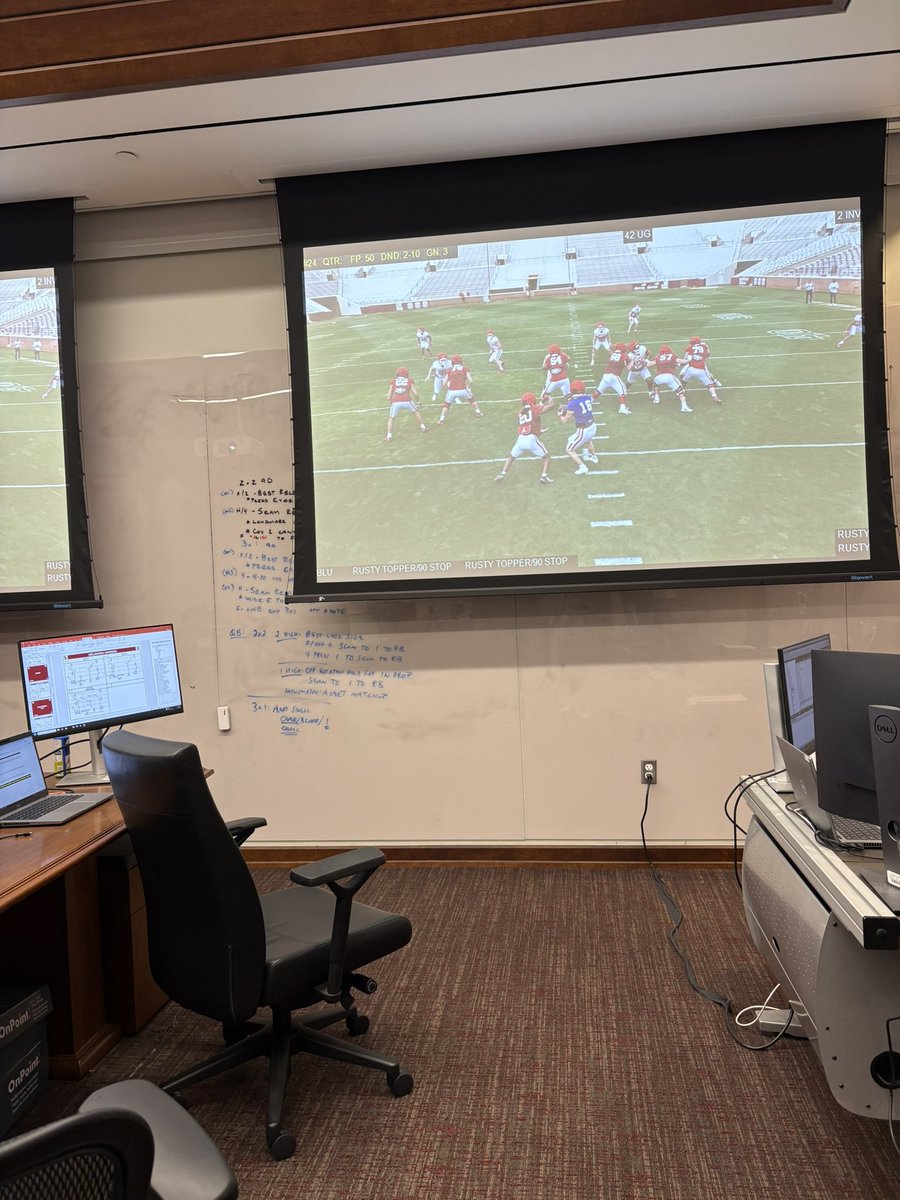 DeMario_Pippen's tweet photo. S/o to Coach Venables and his staff #FutureFreaks #BoomerSooner https://t.co/otlsgHVtlM