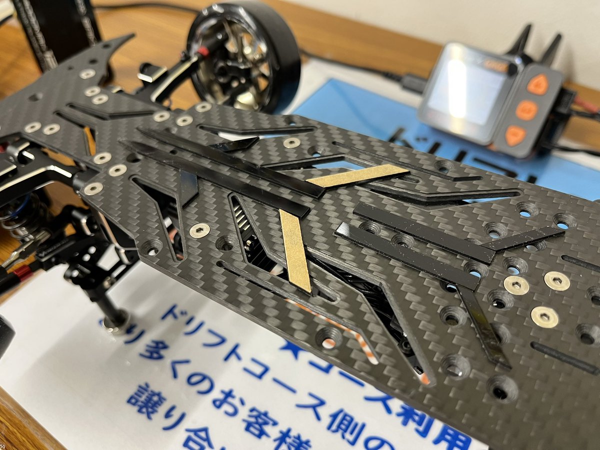 hide870's tweet photo. 隠し味はコレだ😼
#ラジコン　#ドリフト　#ヨコモ　#RD2 #レトロツアーズ　#多趣味 https://t.co/jw423KMf9P