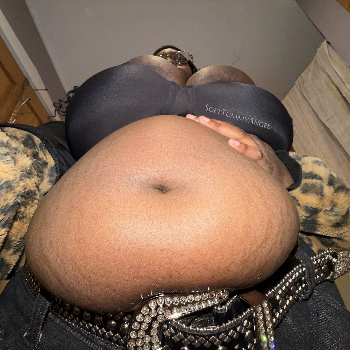 This is just the before pics 🫣🖤 the after belly was crazier 🤤🤤🤤