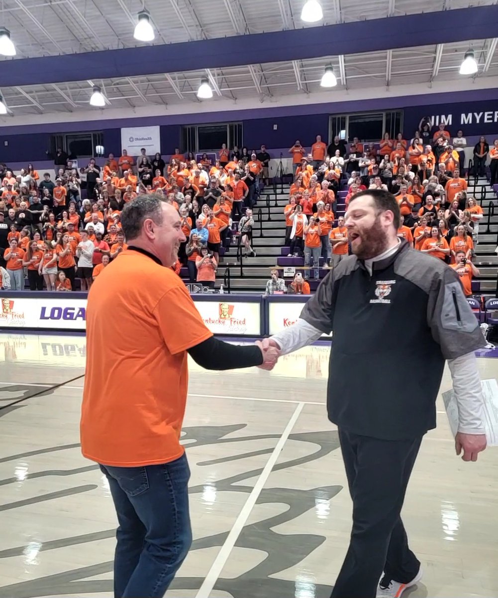 WeAreStrasburg's tweet photo. History in the making! Our Lady Tigers are headed to State! Congratulations Tigers, we are so proud of you! Thank you to the Strasburg community. You showed up and roared! See you in Dayton! Go Tigers! https://t.co/JKZ7EvdiPd