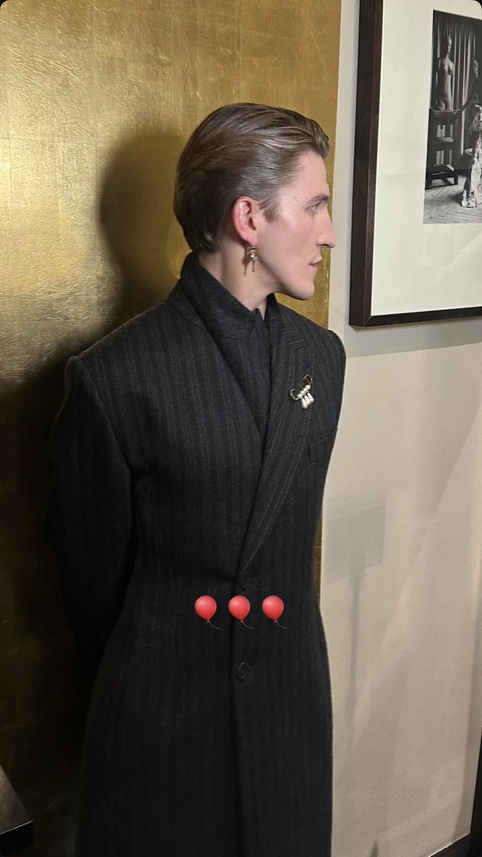 It's time for Ewan Mitchell tweet media