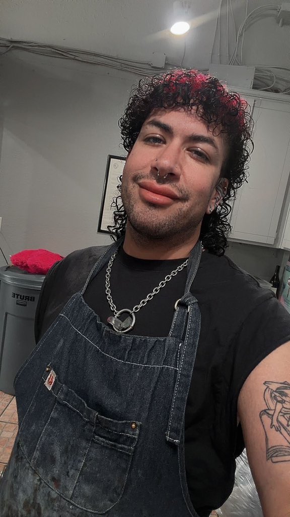 Sasha The Host Sabertooth Devaroe tweet media