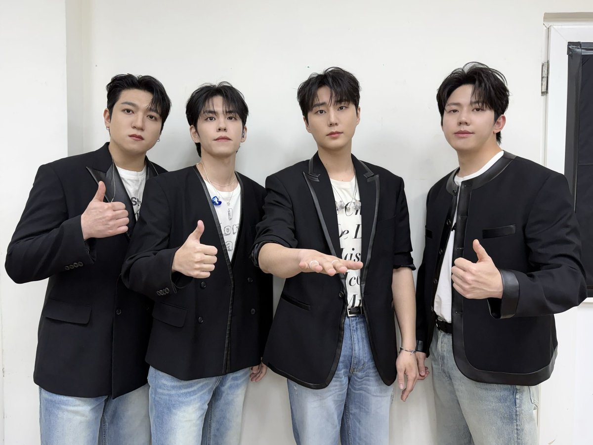 DAY6 tweet media