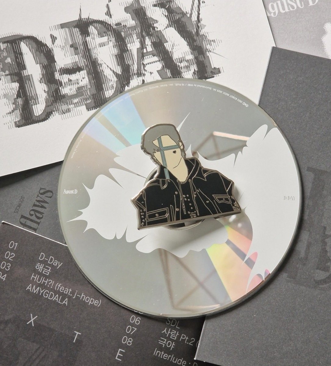 Yoongi Birthday 🎂 GA (WW)
Ends March 15
🐱 1 winner- prize includes Agust D earring set and pin from <a href="/Moony_euphoria/">Moonyrang⁷☾ ⊙⊝⊜ 아리랑 AOTY 03.20</a> 

To enter:
🐱 followers only
🐱 rt &amp; like post
🐱 comment your fav Agust D song 

#HappyBirthdaySUGA 
#HAPPYSUGADAY 
#HappyBirthdayYoongi 
#YoongiDay