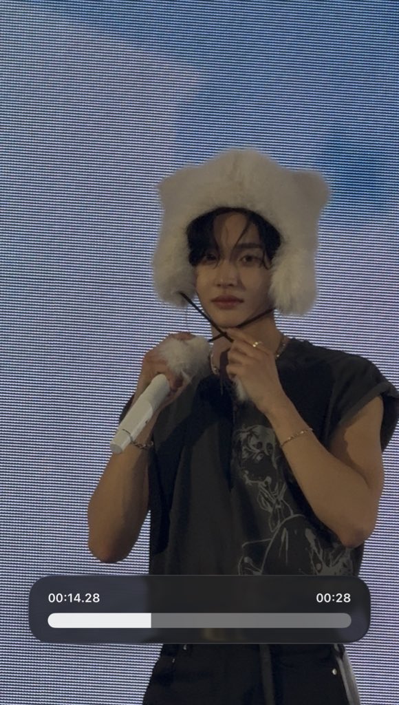 피니ꗯ tweet media