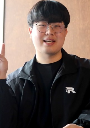 TrackDiff tweet media