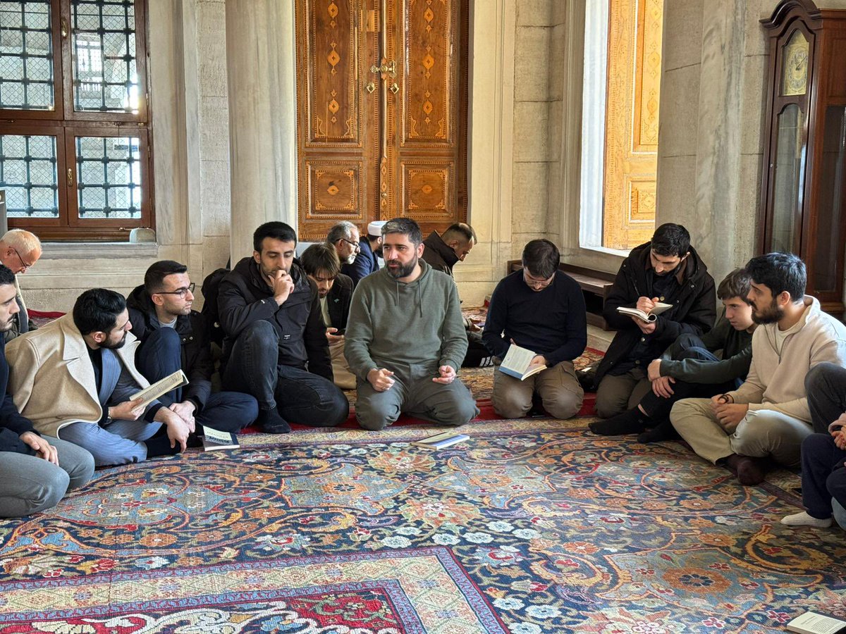 Muştu Gençlik’te bu hafta arkadaşlarımızla Fatih Camii’nde “Risalet ve Strateji” kitabını tahlil ettik.