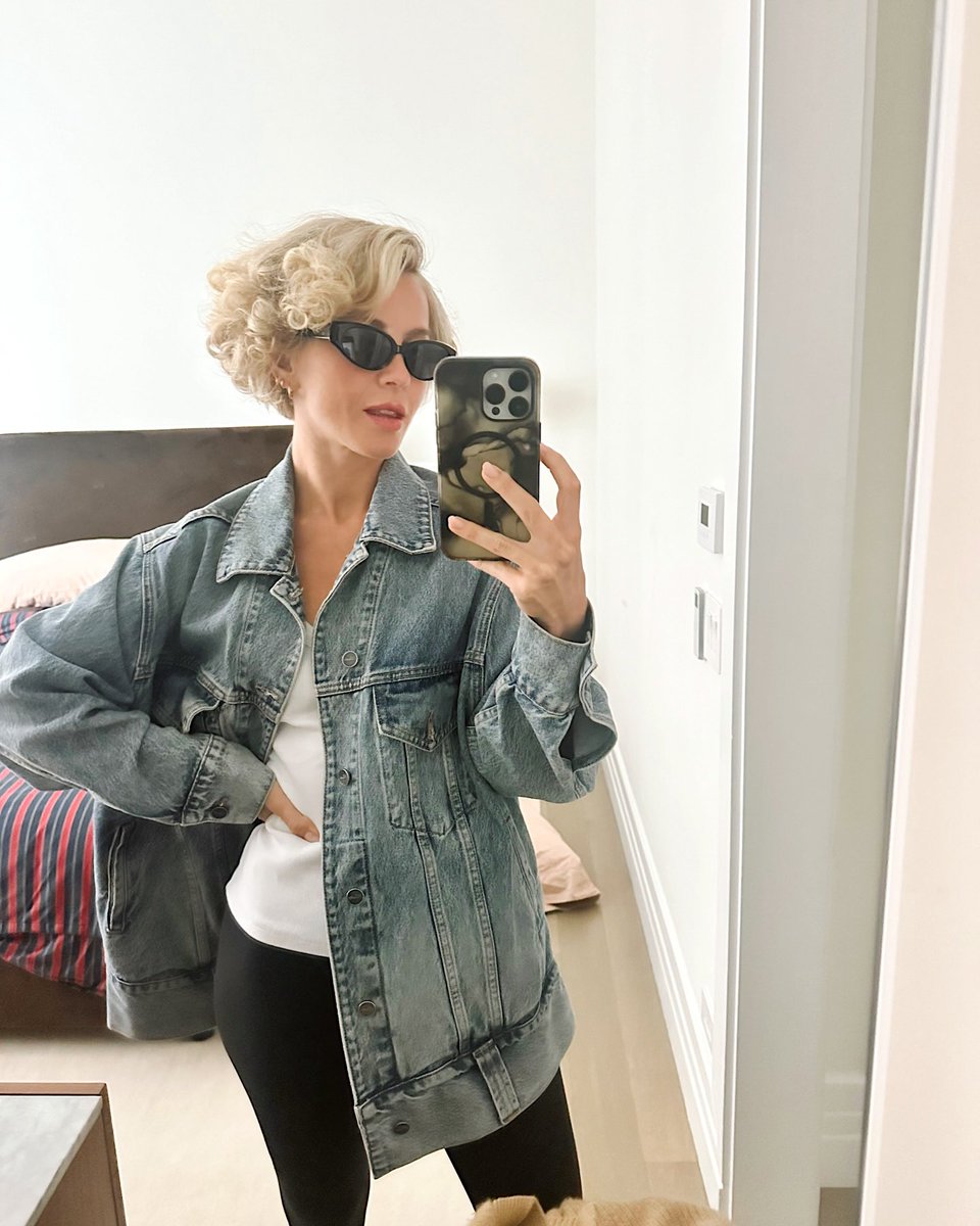 Julianne Hough tweet media