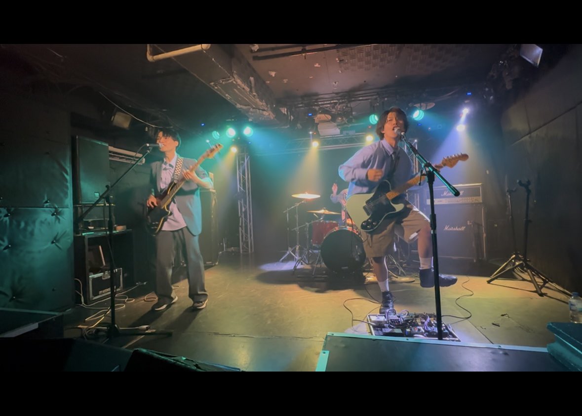 yu_4227's tweet photo. Funuceのライブ行ってきた！曲と歌声がエモくて熱かった◎初ライブハウスとは思えない！めちゃかっこよかった！！ https://t.co/wLLwLQ4kCi