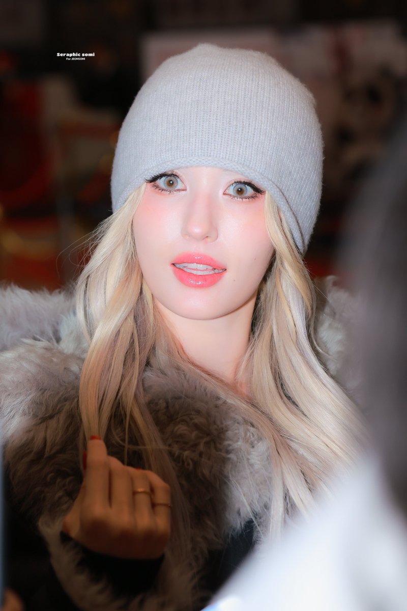 𝐒𝐞𝐫𝐚𝐩𝐡𝐢𝐜 𝐬𝐨𝐦𝐢 tweet media