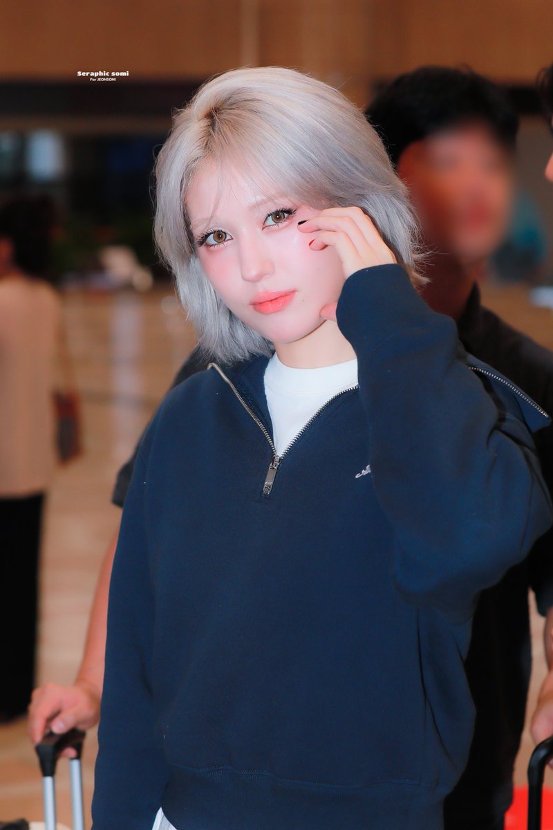 𝐒𝐞𝐫𝐚𝐩𝐡𝐢𝐜 𝐬𝐨𝐦𝐢 tweet media