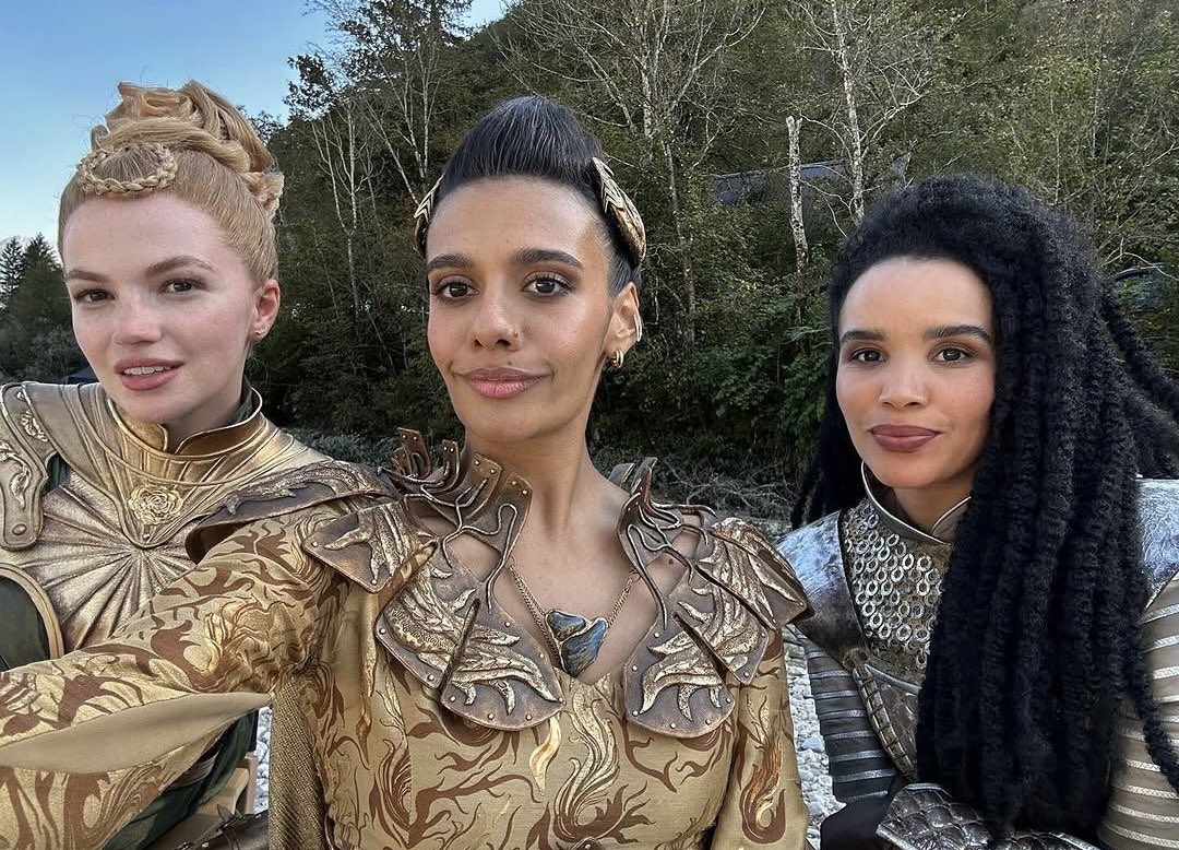 MomoPendragon tweet media