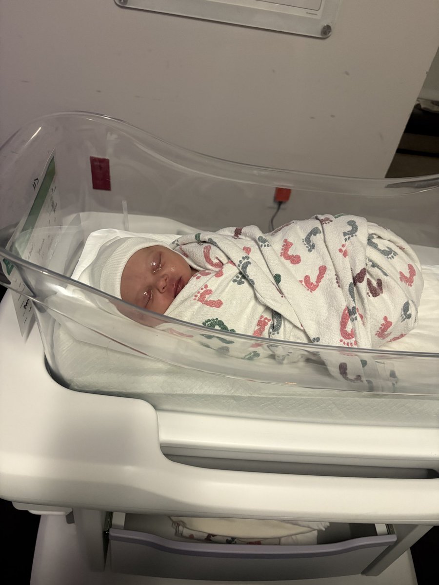 ✰ ℂ𝕐𝔹𝔼ℝ𝕋ℍℝ𝔼𝔼𝔻 ✰ tweet media