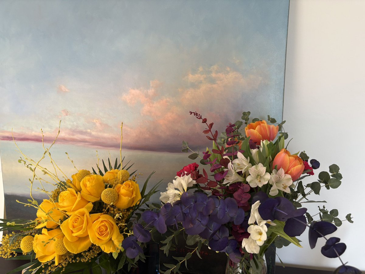 Plena de flors, aquesta setmana. De Figueres, de Girona. 

Faig meus els mots de Rodoreda: “A vegades em ve una tendresa súbita i profunda per totes les persones que un dia o altre a la seva vida m’han ofert quatre flors.”

Carta a Anna Murià, 1946.