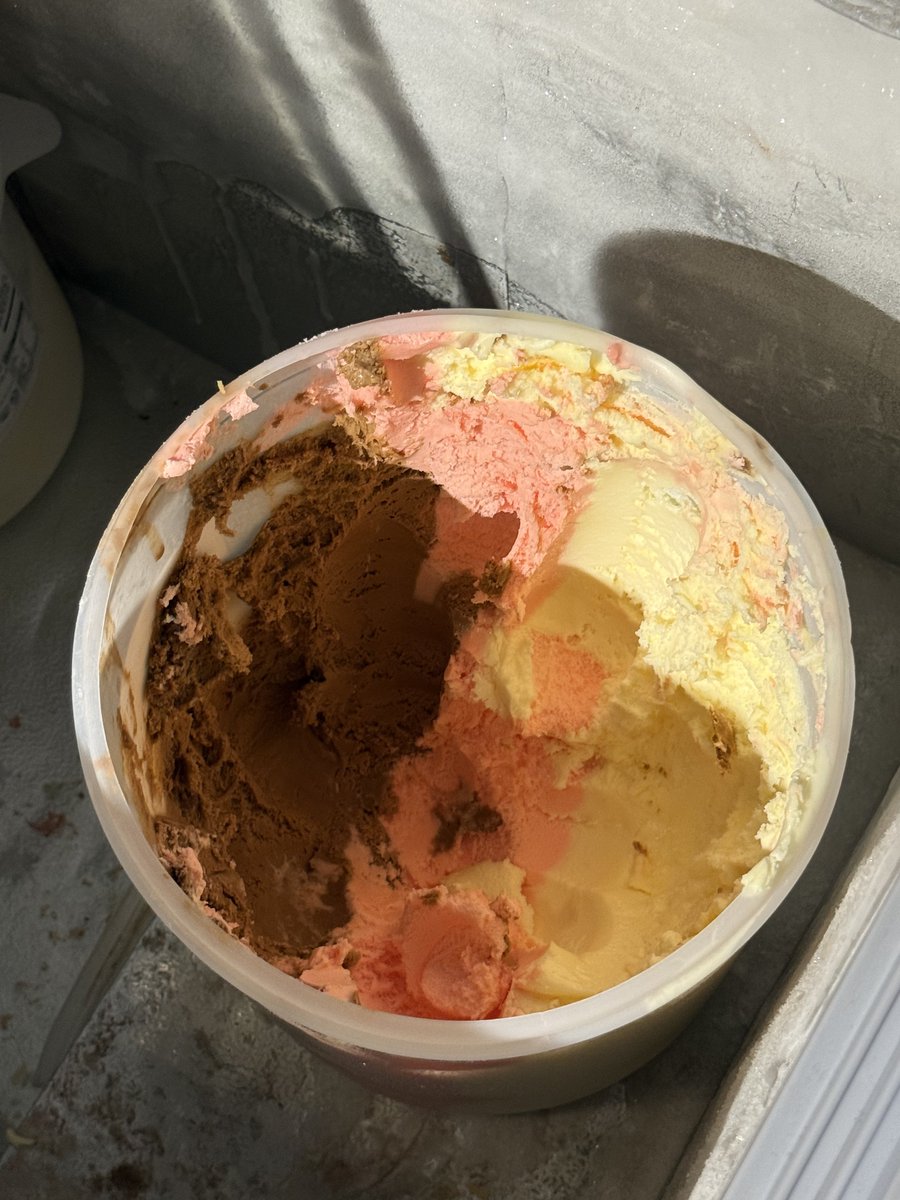 𝚋𝚎𝚎𝚗 tweet media